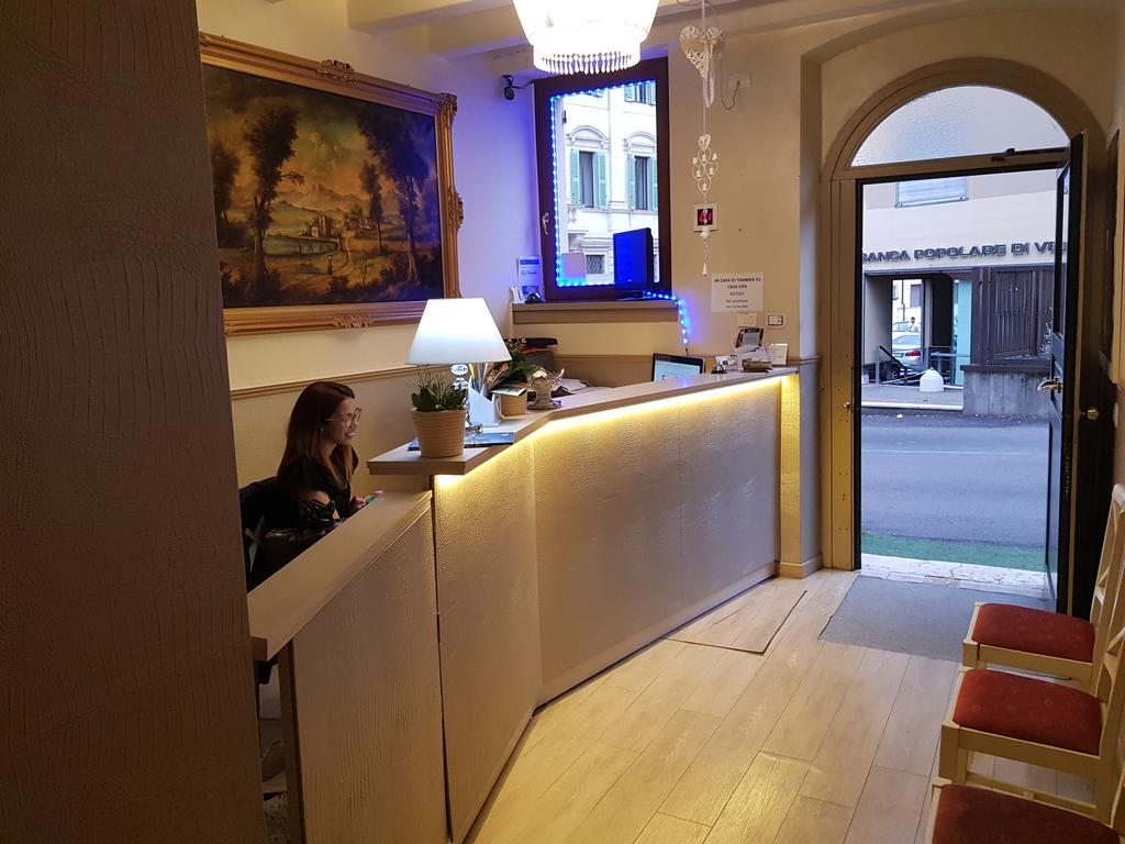 Mi Casa Es Tambien Tu Casa Vips 호텔 베로나 외부 사진