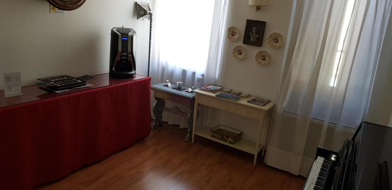 Mi Casa Es Tambien Tu Casa Vips 호텔 베로나 외부 사진